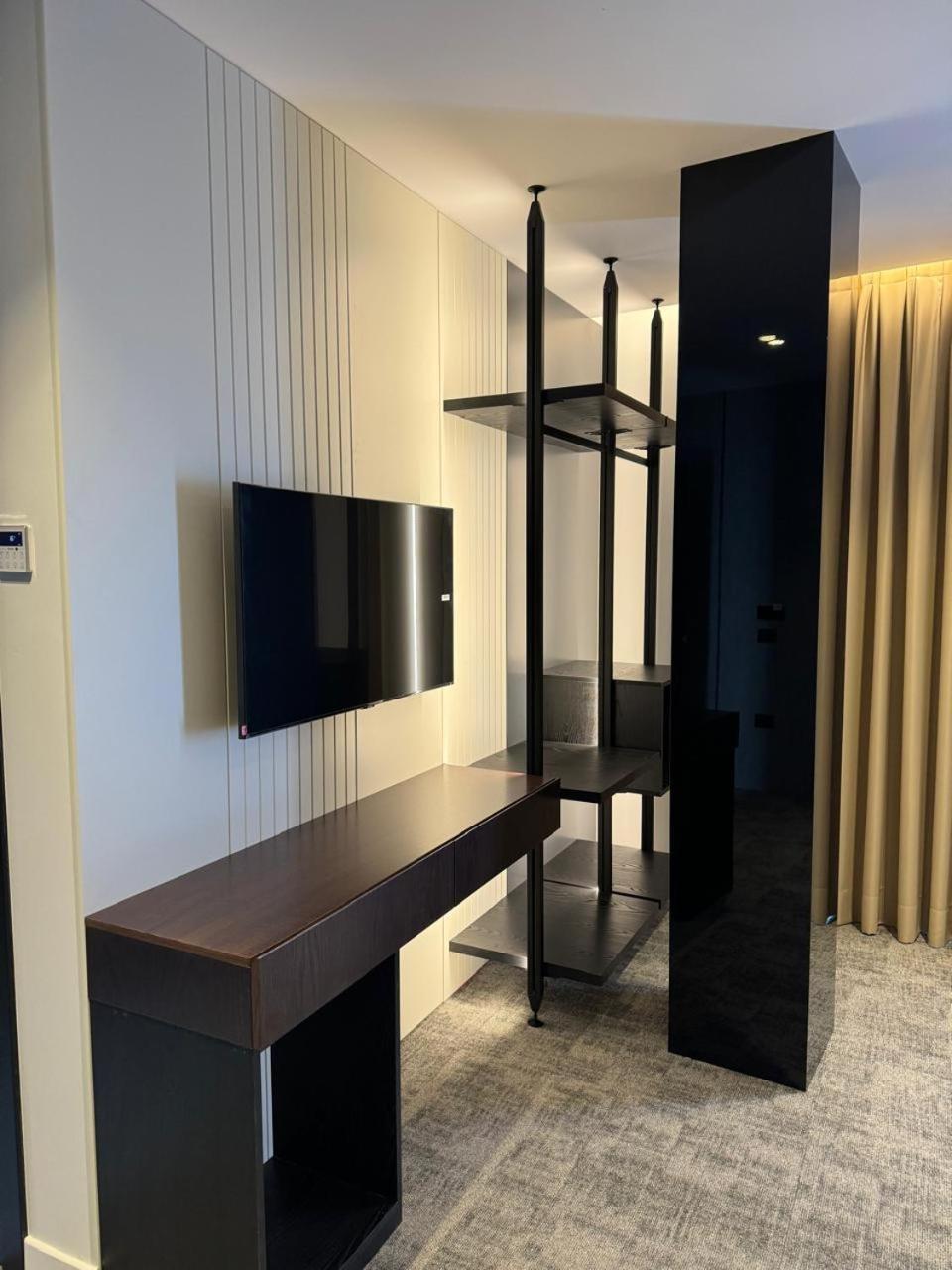 Hotel Consul Shkoder Bagian luar foto