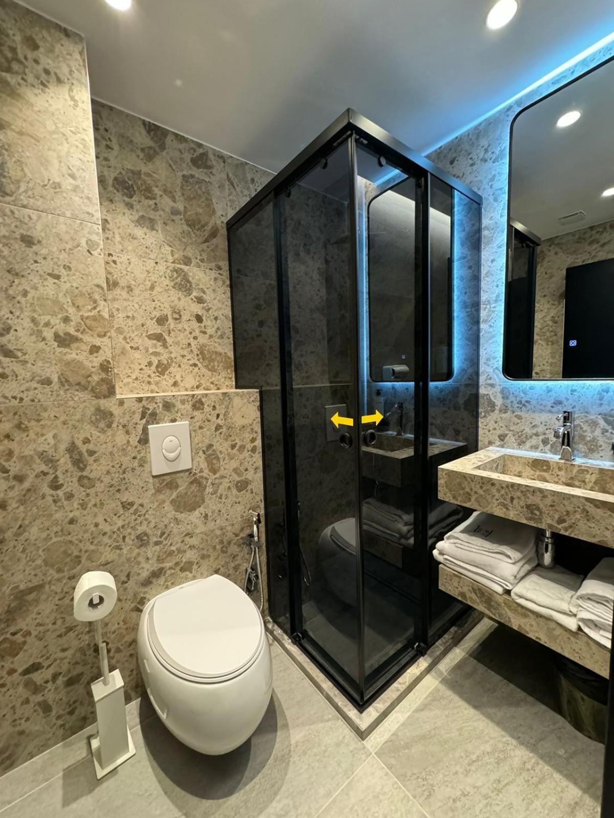 Hotel Consul Shkoder Bagian luar foto