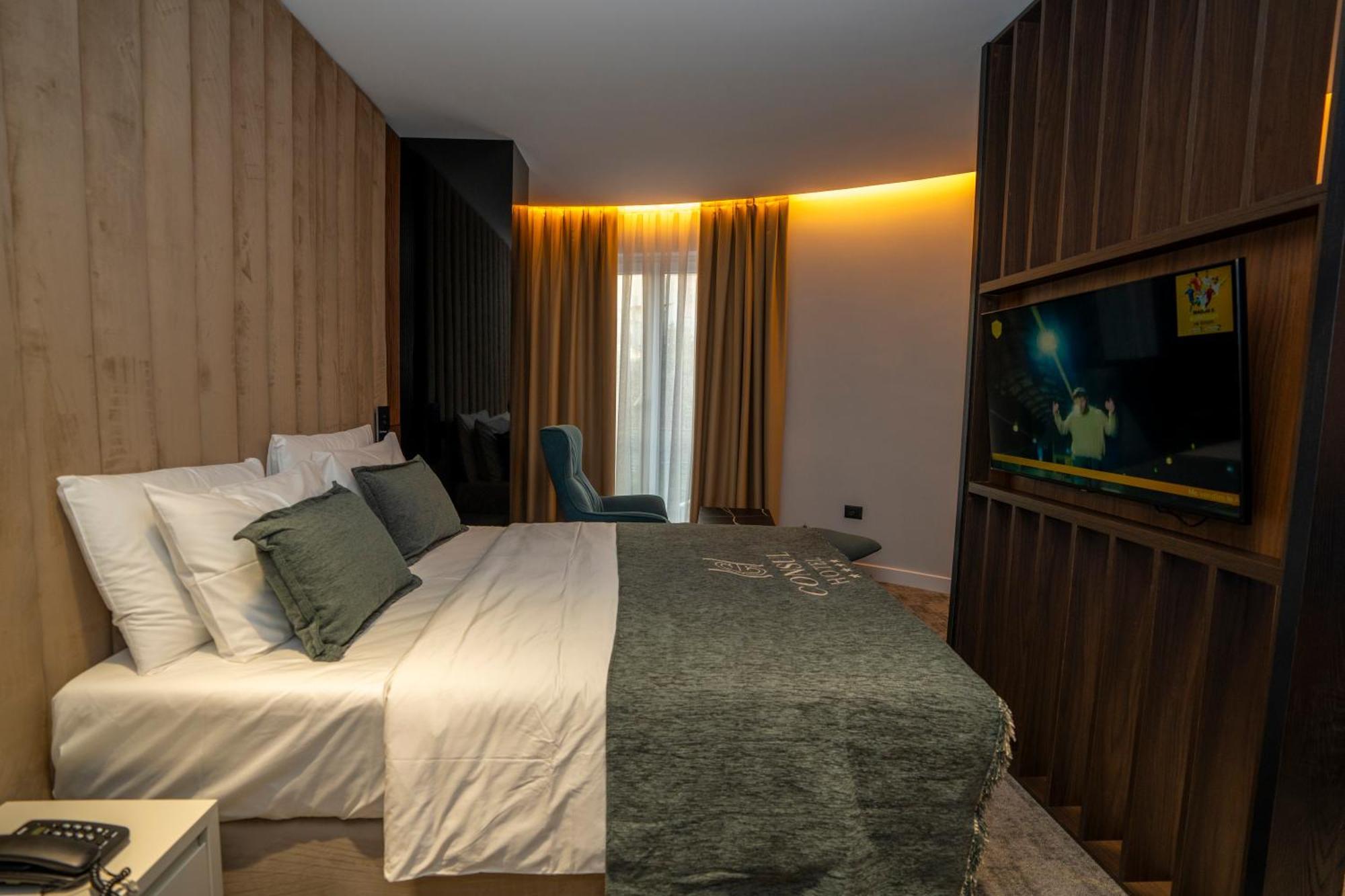 Hotel Consul Shkoder Bagian luar foto