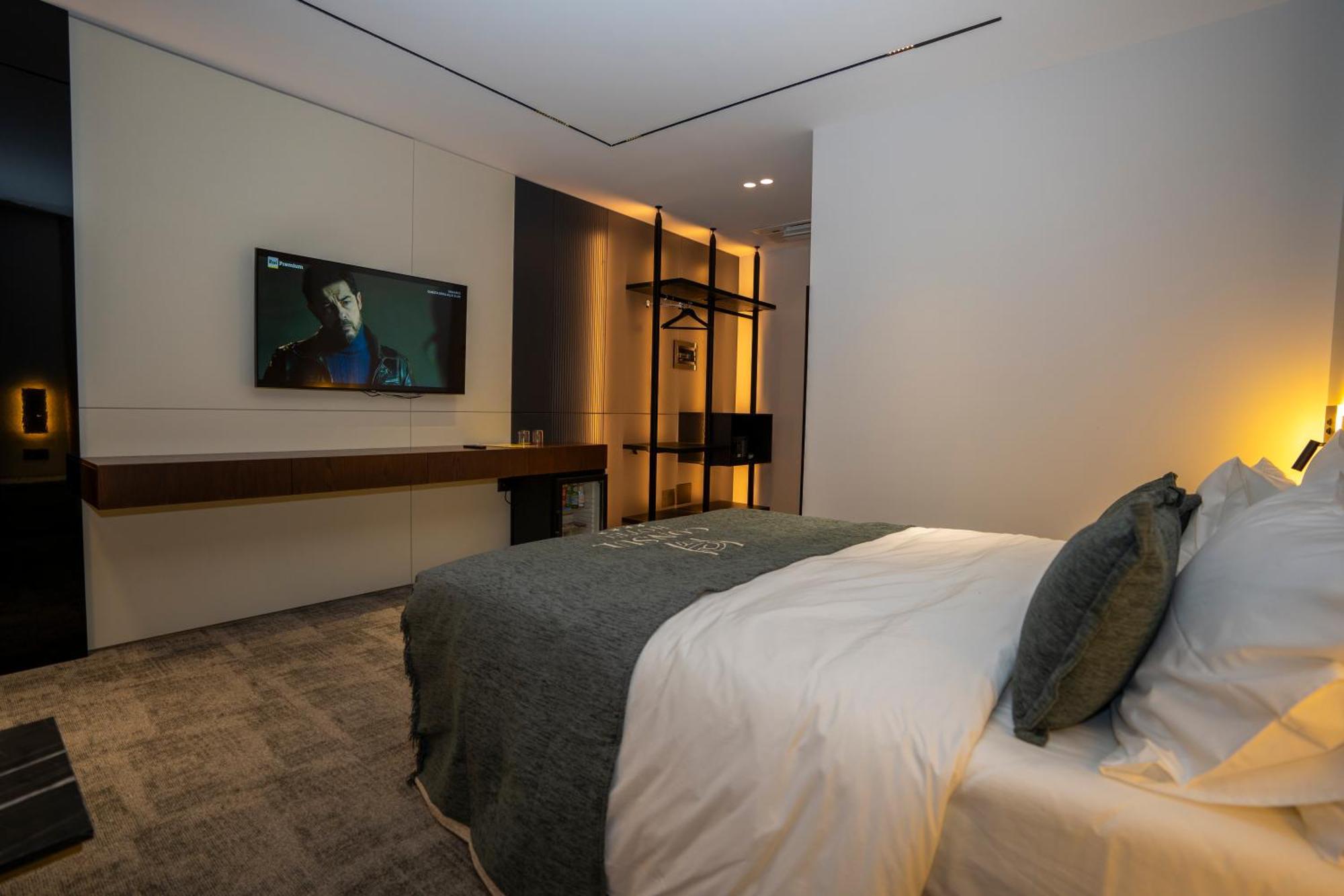 Hotel Consul Shkoder Bagian luar foto