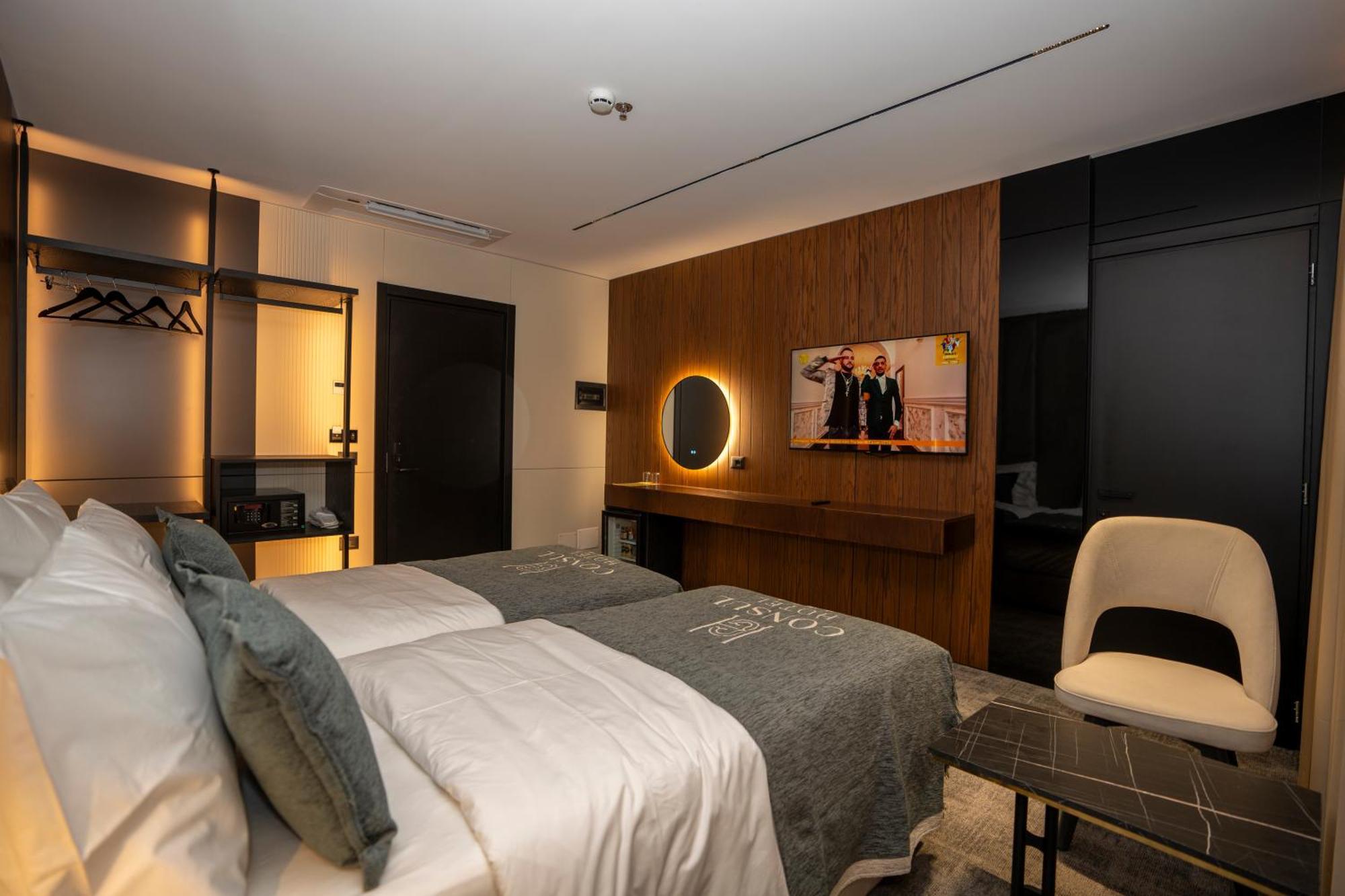 Hotel Consul Shkoder Bagian luar foto