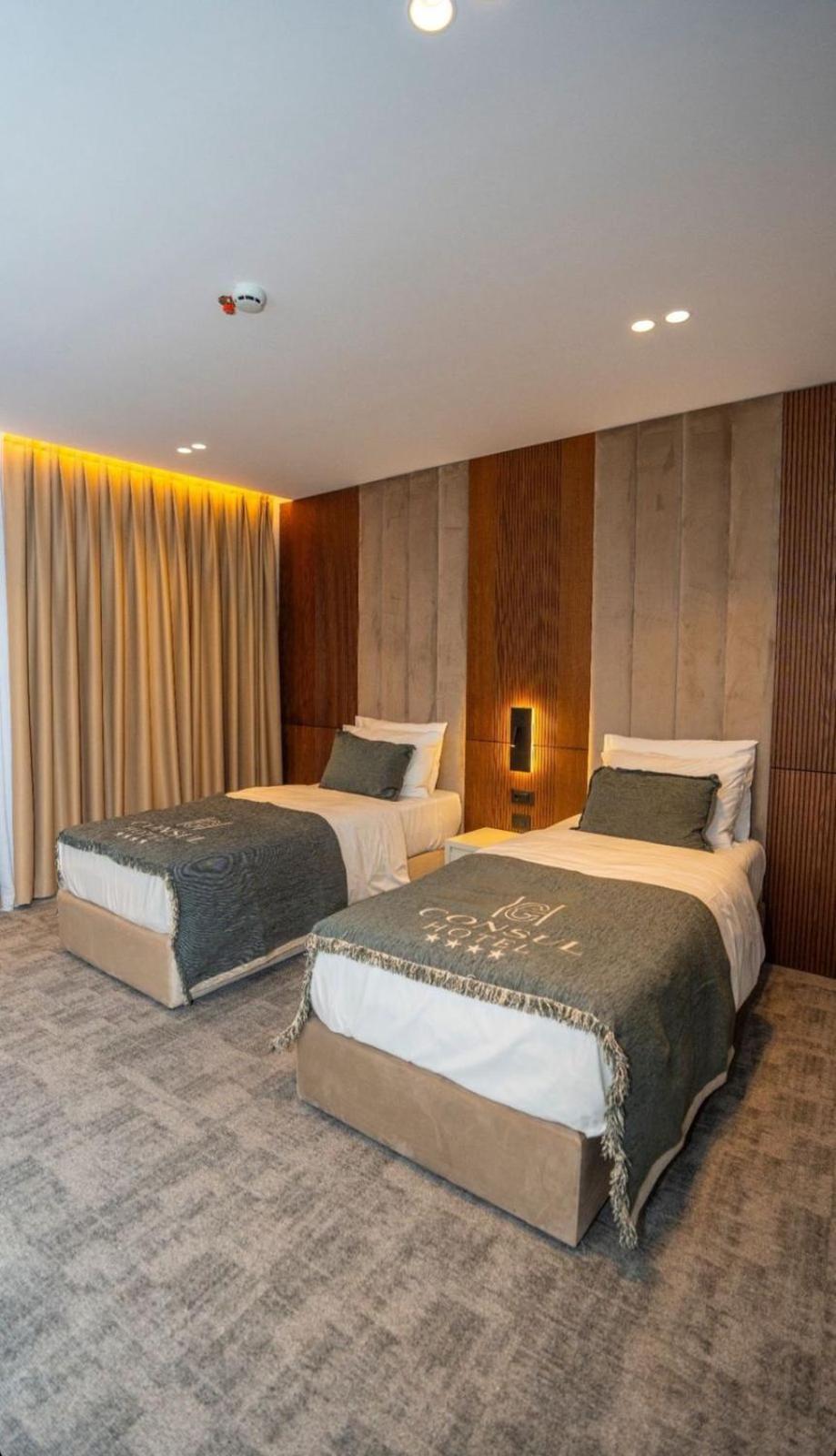 Hotel Consul Shkoder Bagian luar foto
