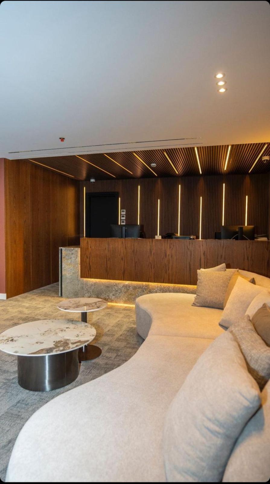 Hotel Consul Shkoder Bagian luar foto