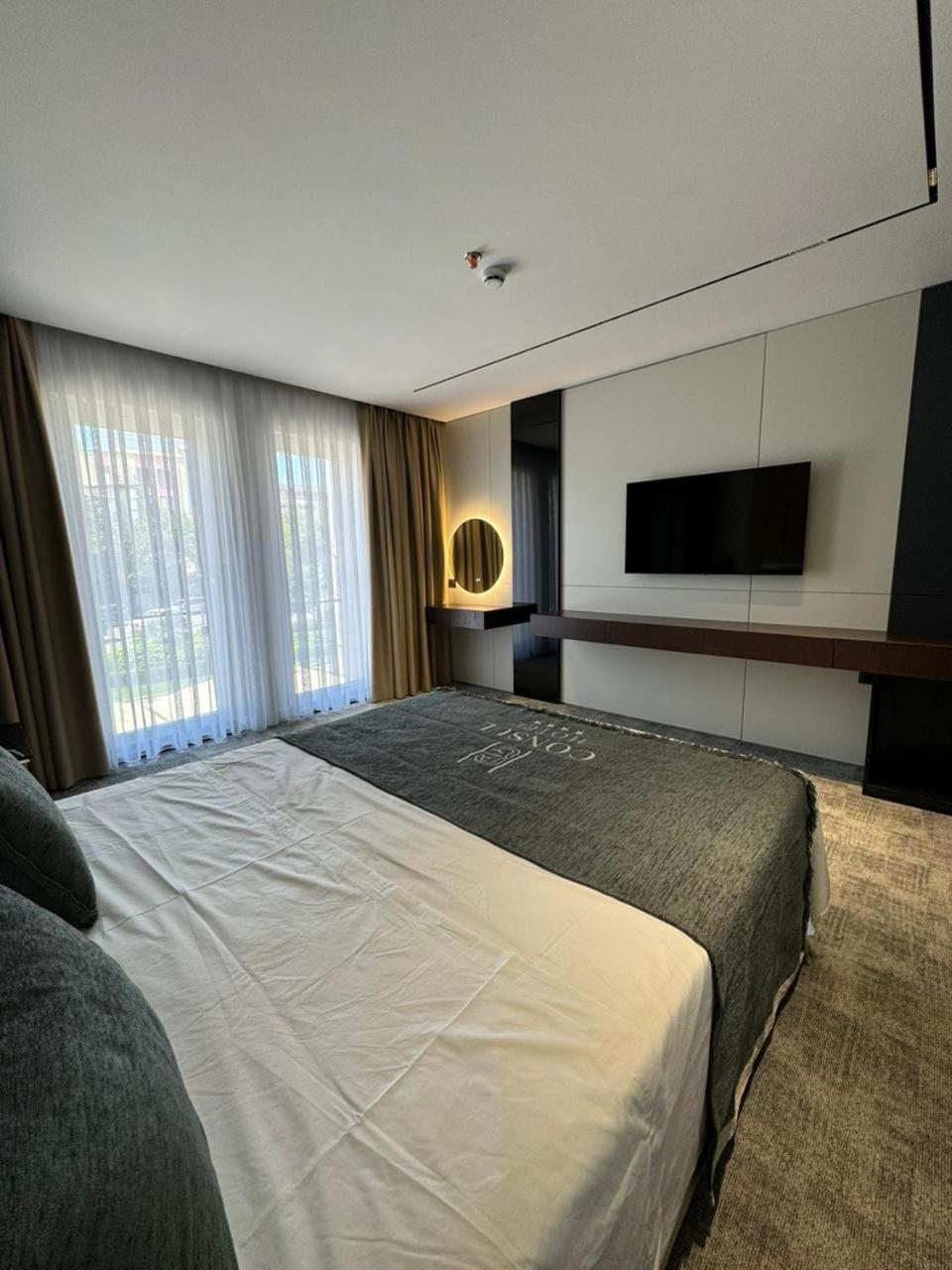 Hotel Consul Shkoder Bagian luar foto