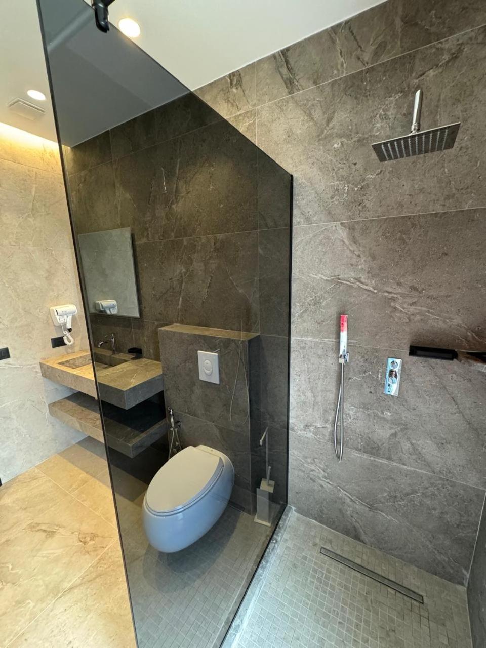 Hotel Consul Shkoder Bagian luar foto