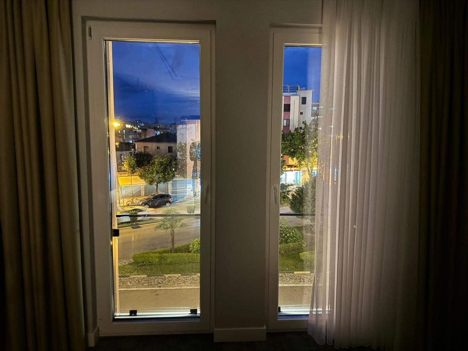 Hotel Consul Shkoder Bagian luar foto